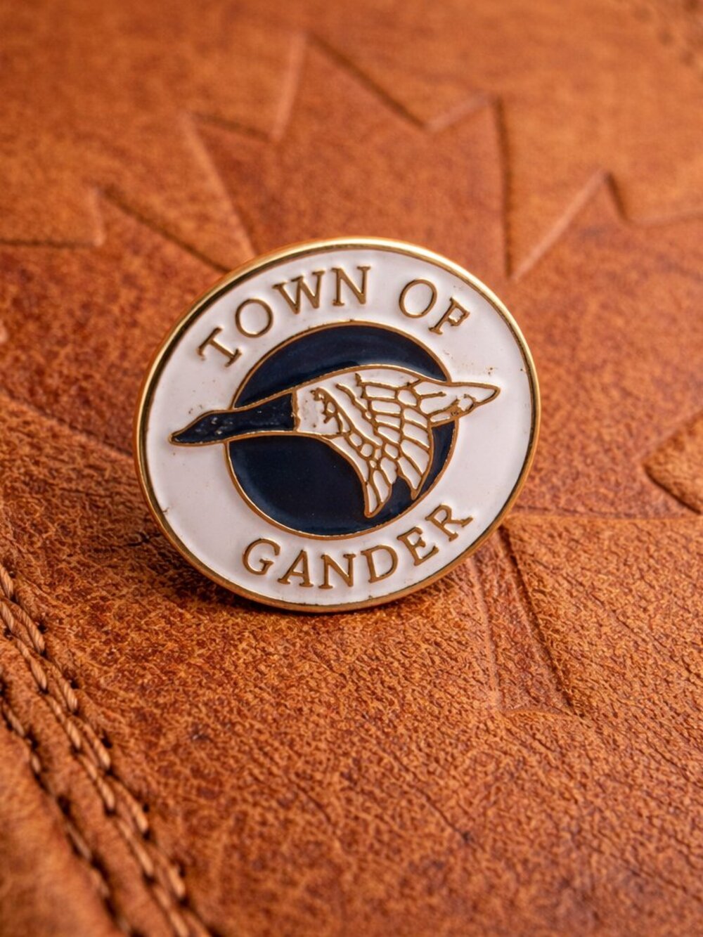 Town Of Gander Newfoundland Canada Vintage Souvenir Lapel Pin - Canadian Goose